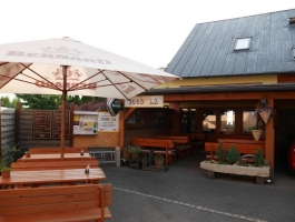Cyklobar a penzion 100dola Malé Hoštice
