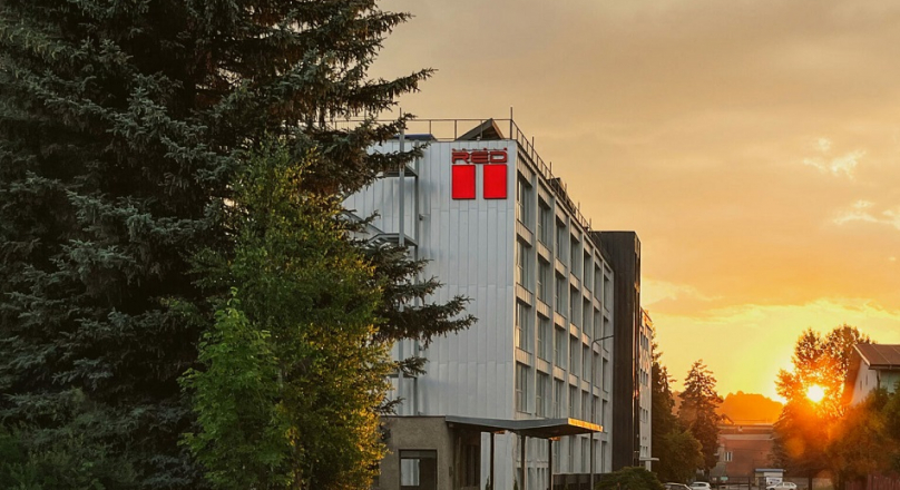 Double Red Cars Museum Hotel*** Brezno