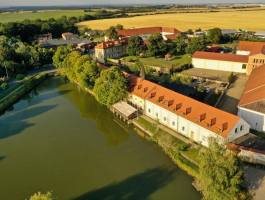 hotel Dvůr Čertousy Praha