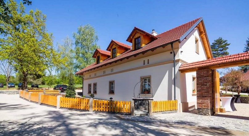 statek Hostačov Zvěstovice